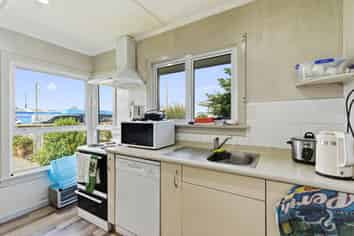 78 North Road, Prestonville