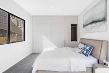 15 Whakairo Crescent, Gulf Harbour