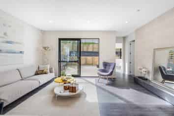 15 Whakairo Crescent, Gulf Harbour