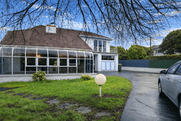 21 Lyndhurst Road, Te Atatu South