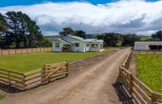 211 River Road, Kumeroa