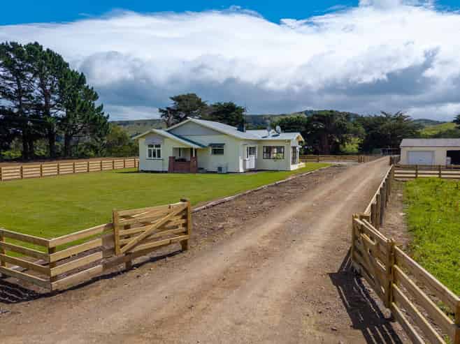 211 River Road, Kumeroa