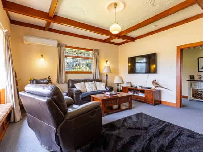 211 River Road, Kumeroa