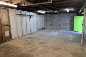 City fringe office and workshop space