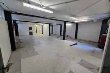 City fringe office and workshop space