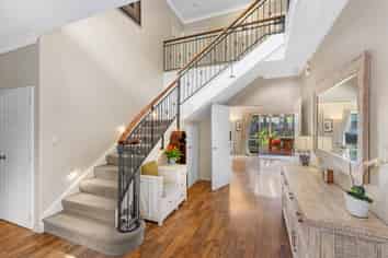 137 Centaurus Road, Saint Martins