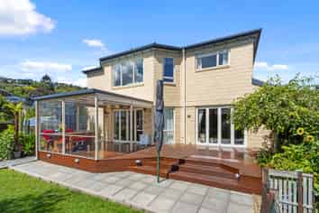 137 Centaurus Road, Saint Martins