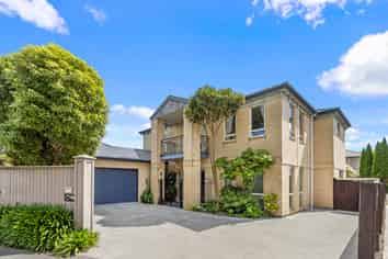 137 Centaurus Road, Saint Martins