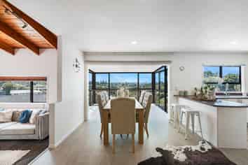 9A Stephen Lysnar Place, Hillsborough