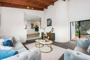 9A Stephen Lysnar Place, Hillsborough