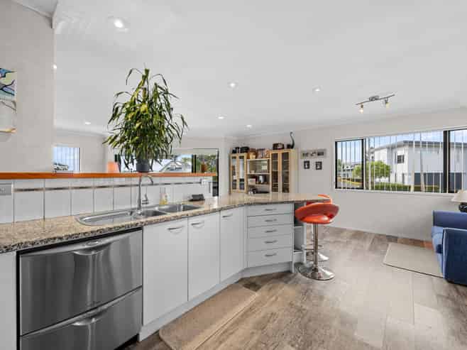 1/43 Devon Road, Bucklands Beach