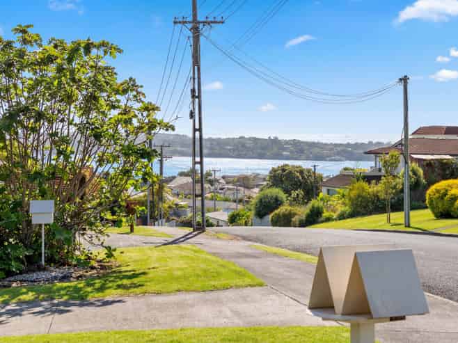 1/43 Devon Road, Bucklands Beach