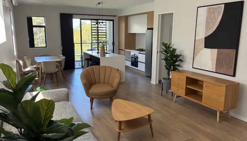 4/10B Huka Road, Birkenhead