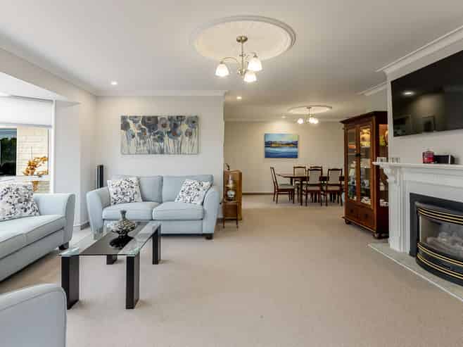 91 Realm Drive, Paraparaumu