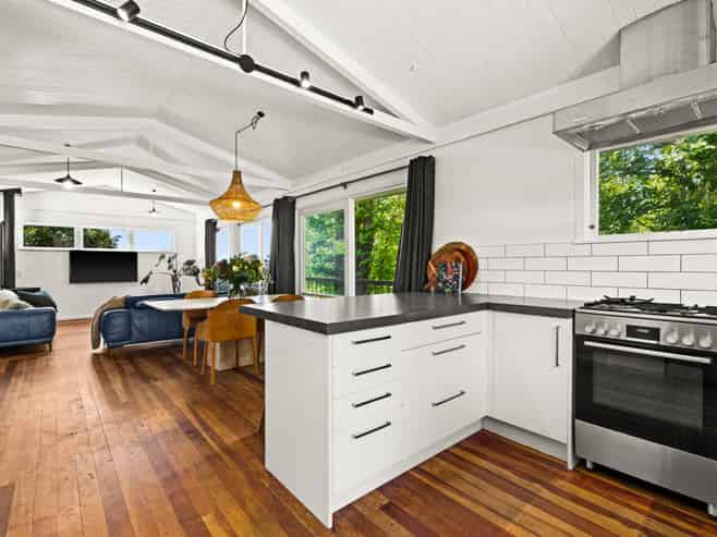 3a Bay View Road, Bluff Hill