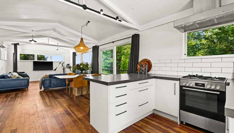 3a Bay View Road, Bluff Hill