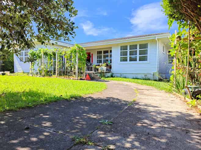 55 Williamson Avenue, Belmont