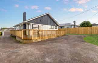 36 Barrys Road, Glendene