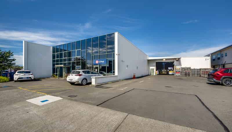 309  Avenue Road East, Hastings