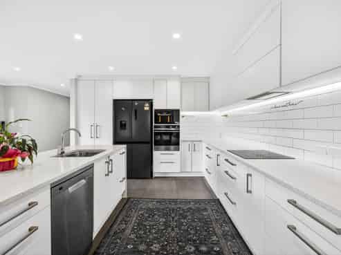 37 Riverglade Parkway, Te Atatu South