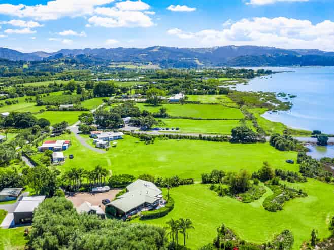 328 Omaha Flats Road, Omaha