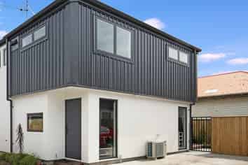 2/135  Hills Road, Edgeware