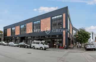 PREMIUM PARNELL CHARACTER OFFICE