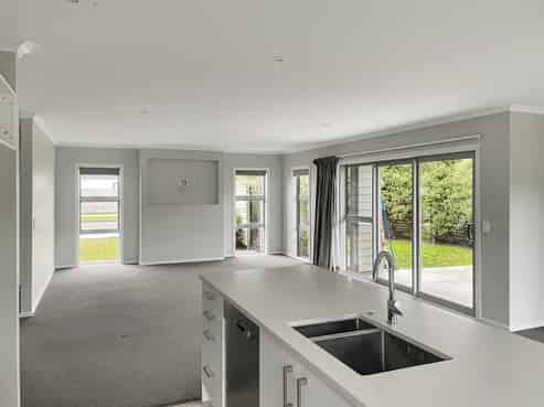 1 Grovedale Square, Wainuiomata