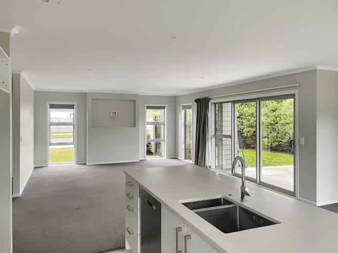 1 Grovedale Square, Wainuiomata