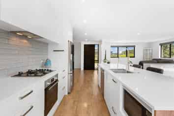 17 Te Paea Avenue, Karaka