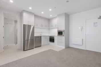 808/6 Waikumete Road, Glen Eden