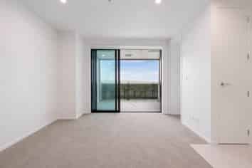 808/6 Waikumete Road, Glen Eden