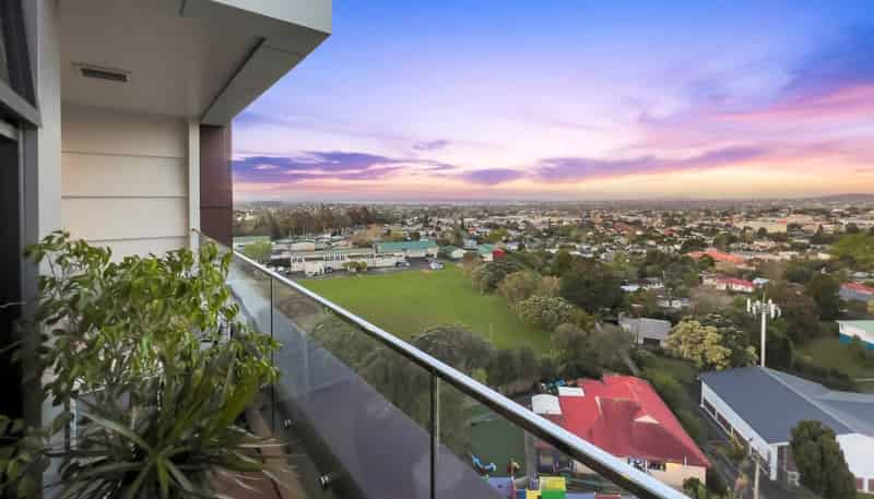 808/6 Waikumete Road, Glen Eden