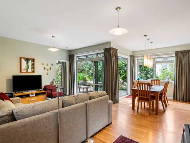 21 Hamon Avenue, Three Kings