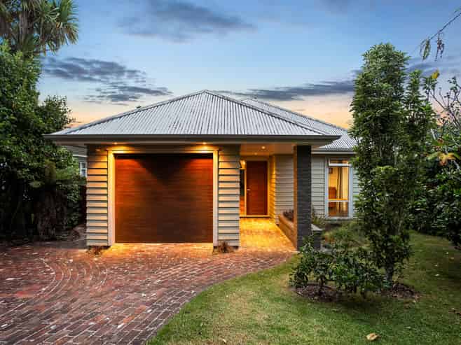 21 Hamon Avenue, Three Kings