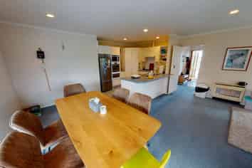 1 Warwick Place, Springvale