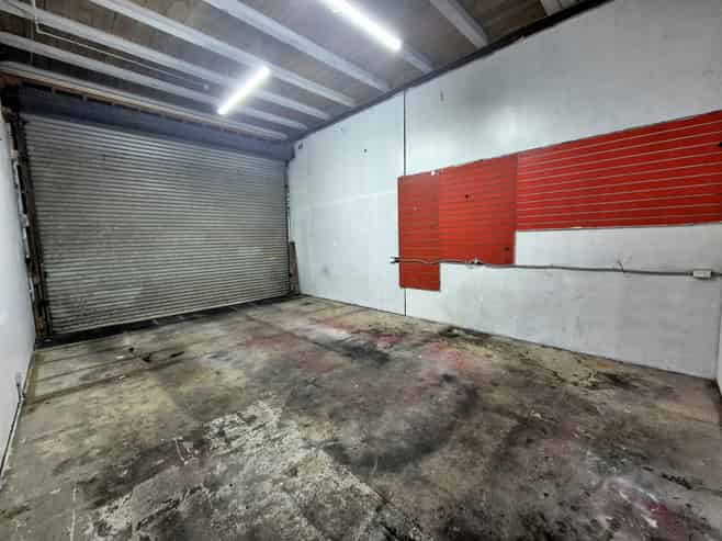 West Coast Road profile | warehouse + apartment