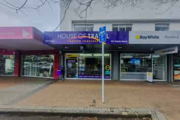 Retail for lease with carparks in Browns Bay