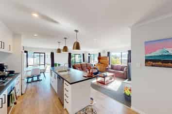 5 Poplar Grove, Feilding