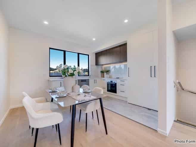 3/32 Tiraumea Drive, Pakuranga