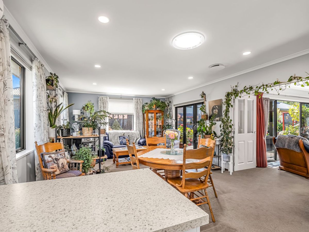 Garden Goals on Nursery Drive - Más