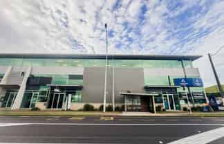 Retail w/ Parking & Signage in Mt Wellington Hub