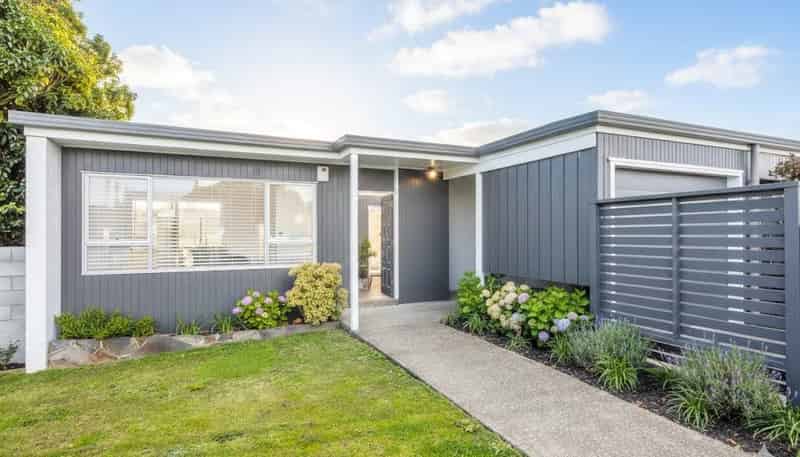 2 Wilding Avenue, Epsom