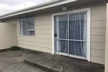 2/5 Doyle Street, Blaketown