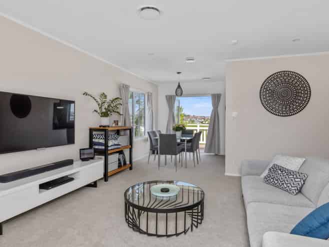 9 Amorino Drive, Red Beach