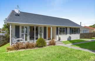 9 Amorino Drive, Red Beach