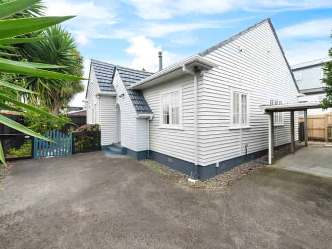 1/18 Edwards Avenue, Henderson