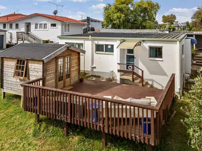 2/74 La Trobe Street, Pakuranga Heights