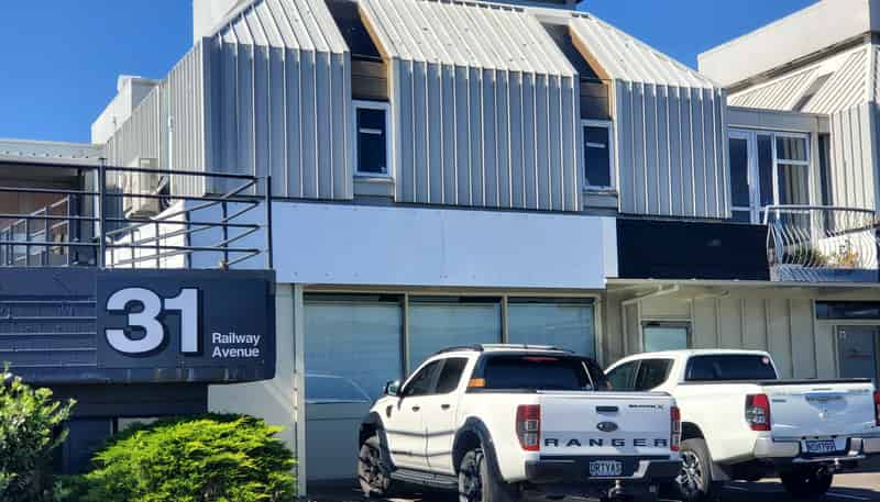 Ground Uni/31 Railway Avenue, Melling