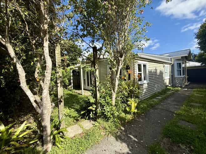 8 Richard Street, Belmont